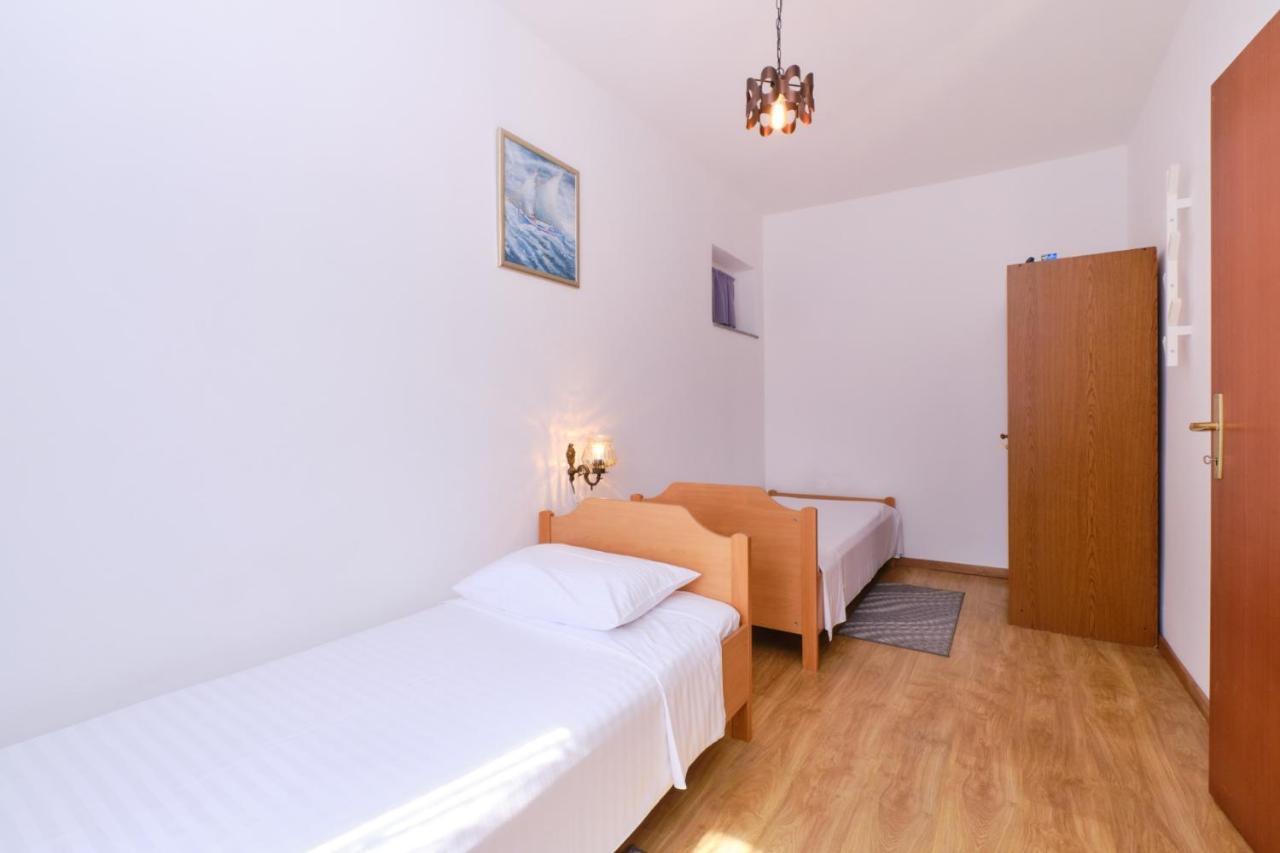 Apartments Blanka Нерезине Екстериор снимка
