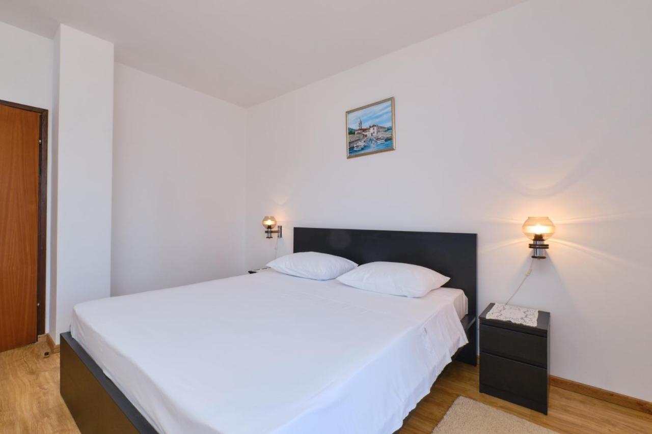 Apartments Blanka Нерезине Екстериор снимка